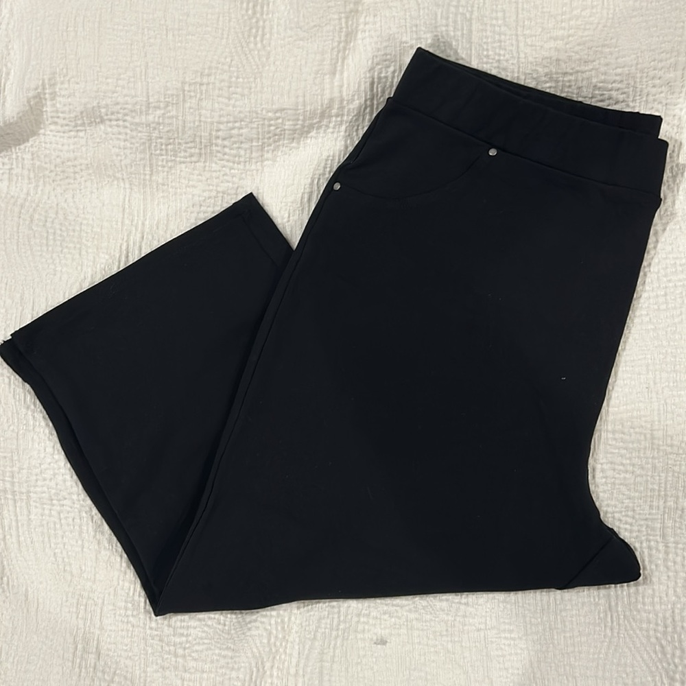Susan Graver weekend essential premium stretch pedal pusher pant in black - Picture 2 of 4